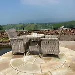 Owls Nook Barn, Luxury Barn With Hot Tub & Sauna