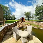 펜션 Owls Nook Barn, Luxury Barn With Hot Tub & Sauna Sandford (Cumbria)