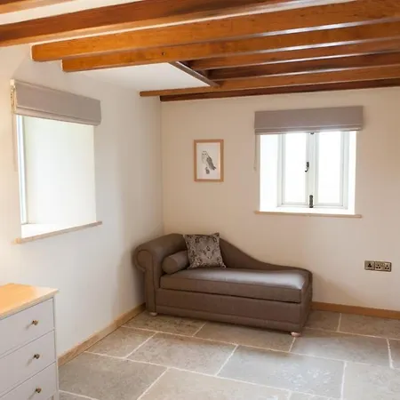 Owls Nook Barn, Luxury Barn With Hot Tub & Sauna *