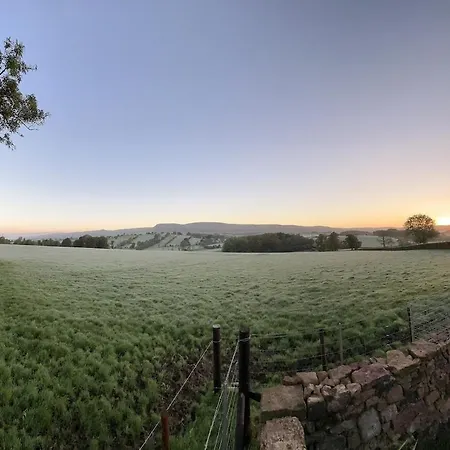 Owls Nook Barn, Luxury Barn With Hot Tub & Sauna Ferienhaus