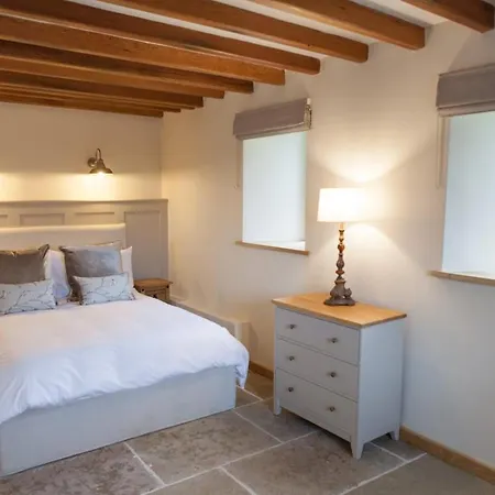 Ferienhaus Owls Nook Barn, Luxury Barn With Hot Tub & Sauna