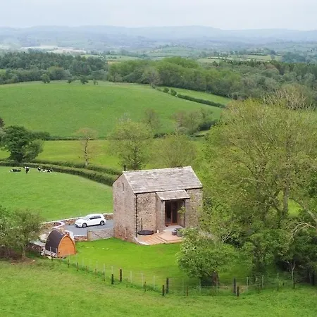 Owls Nook Barn, Luxury Barn With Hot Tub & Sauna Sandford (Cumbria)