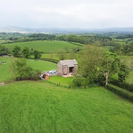 Ferienhaus Owls Nook Barn, Luxury Barn With Hot Tub & Sauna