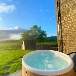 Owls Nook Barn, Luxury Barn With Hot Tub & Sauna Tatil Evi Sandford (Cumbria)