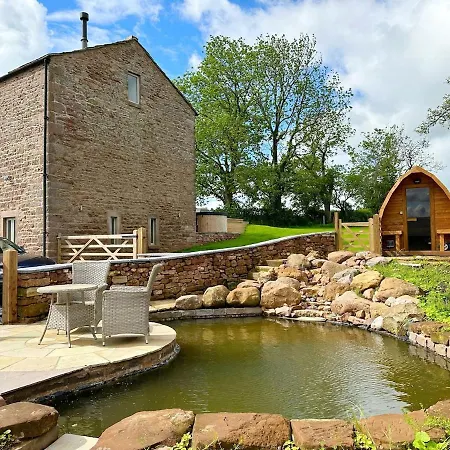 Tatil Evi Owls Nook Barn, Luxury Barn With Hot Tub & Sauna